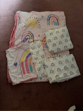 Source Unknown Rainbow Print Duvet Cover Set in Pink, Yellow, Blue